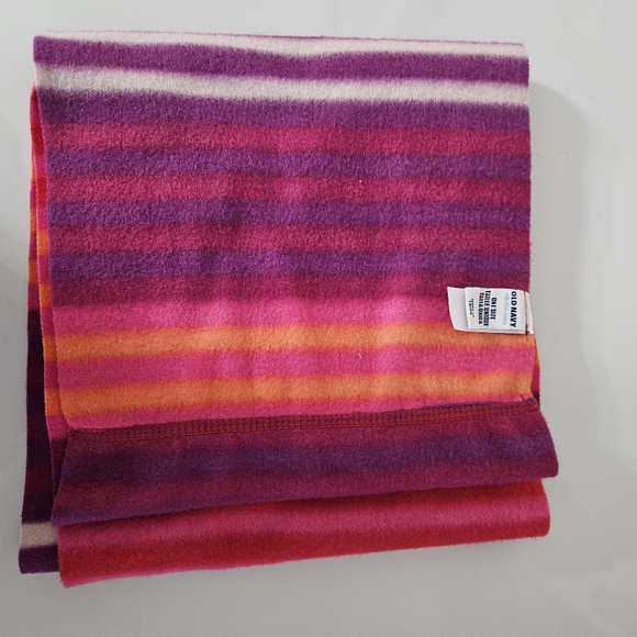 Old Navy Colourful Infinity Scarf - Picture 3 of 4